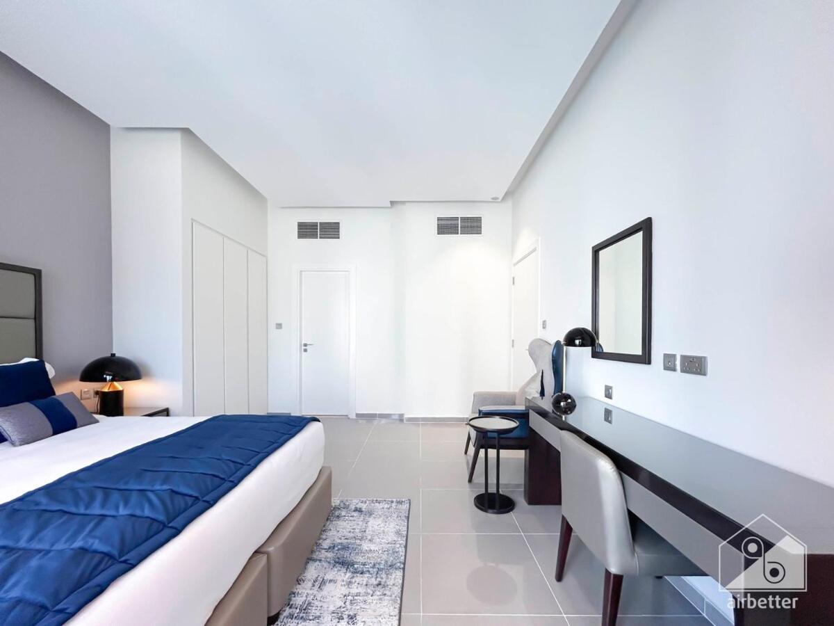 Luxury Stay At Damac Majestine With Balcony & Views Dubai Eksteriør bilde