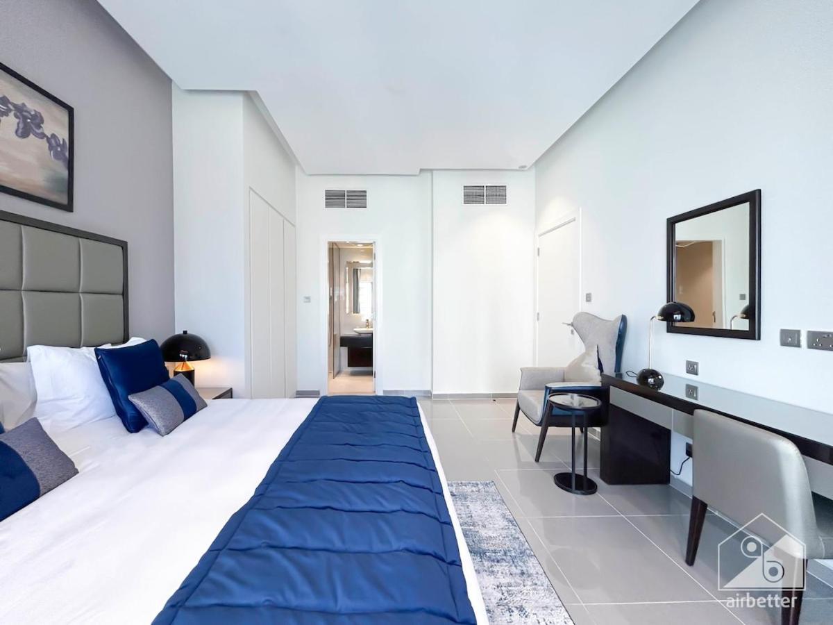 Luxury Stay At Damac Majestine With Balcony & Views Dubai Eksteriør bilde