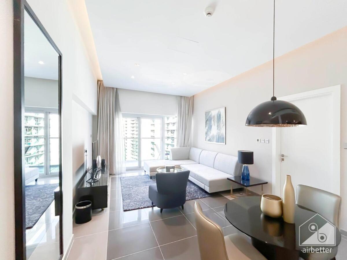 Luxury Stay At Damac Majestine With Balcony & Views Dubai Eksteriør bilde